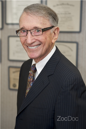 Dr. Victor Groisser, MD, FACP
